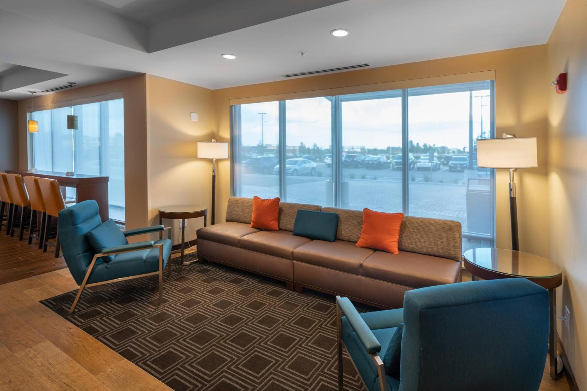 Towneplace Suites By Marriott Milwaukee Oak Creek Exterior photo