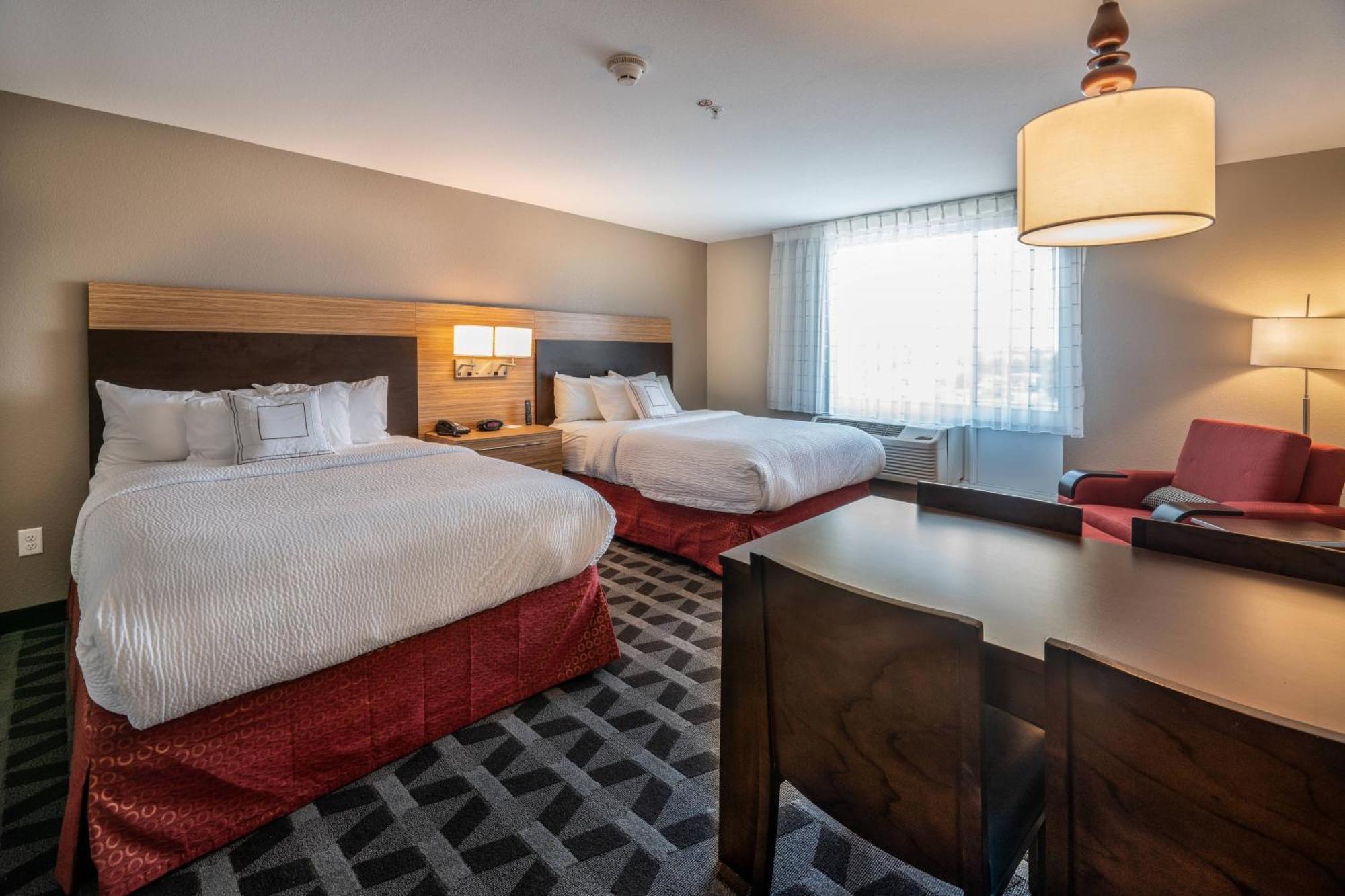 Towneplace Suites By Marriott Milwaukee Oak Creek Exterior photo