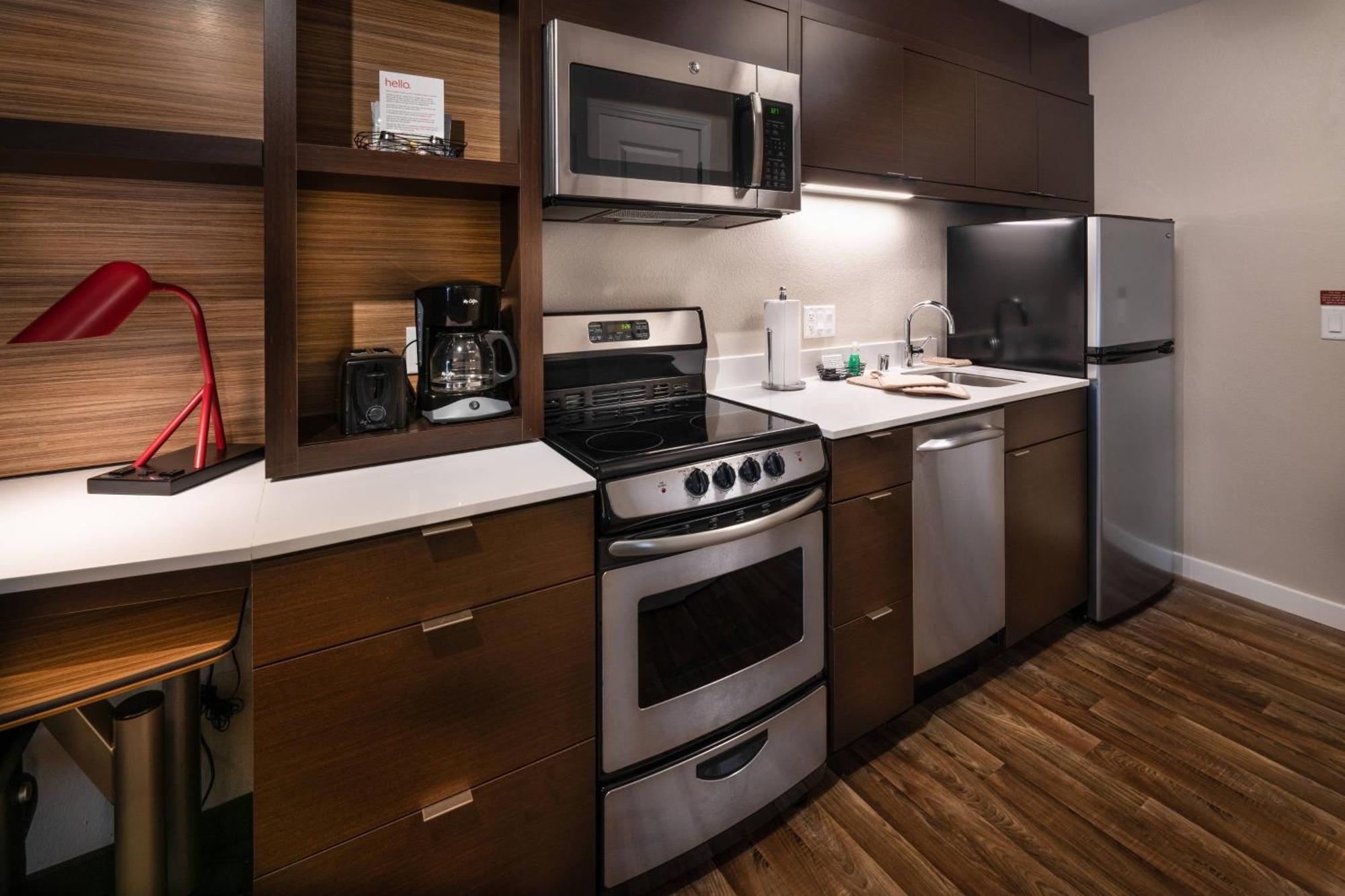 Towneplace Suites By Marriott Milwaukee Oak Creek Exterior photo